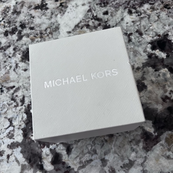 Michael Kors NWT Women's Maci Three-Hand Gold-Tone Stainless Steel Watch MK2765 - Picture 3 of 3